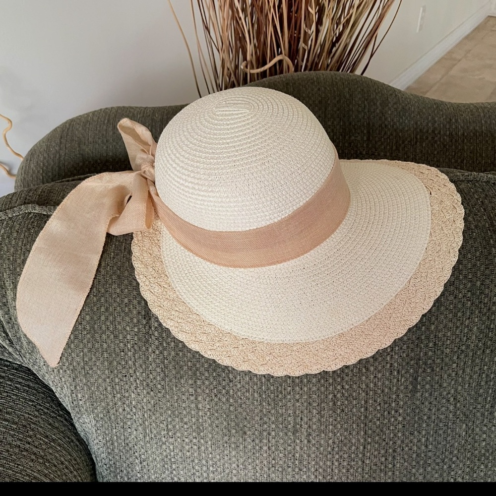 SUN HAT Decorative Grass Constructed Neutral with Bow Very Comfortable Cream Tan